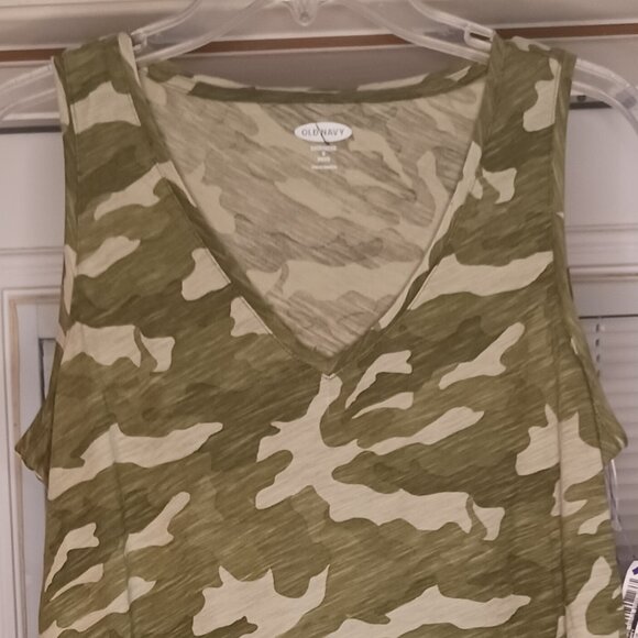 #138 3/$18 - Old Navy Green Tank Top Size Small - Picture 4 of 5